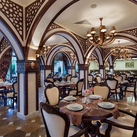 Saphir & منتجع 5*